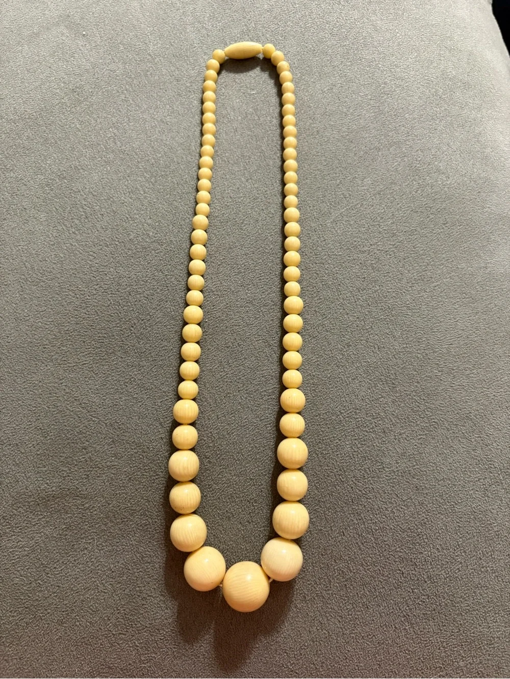 Vintage Celluloid Horizontal Banding Graduated Round Bead Necklace Barrel Clasp